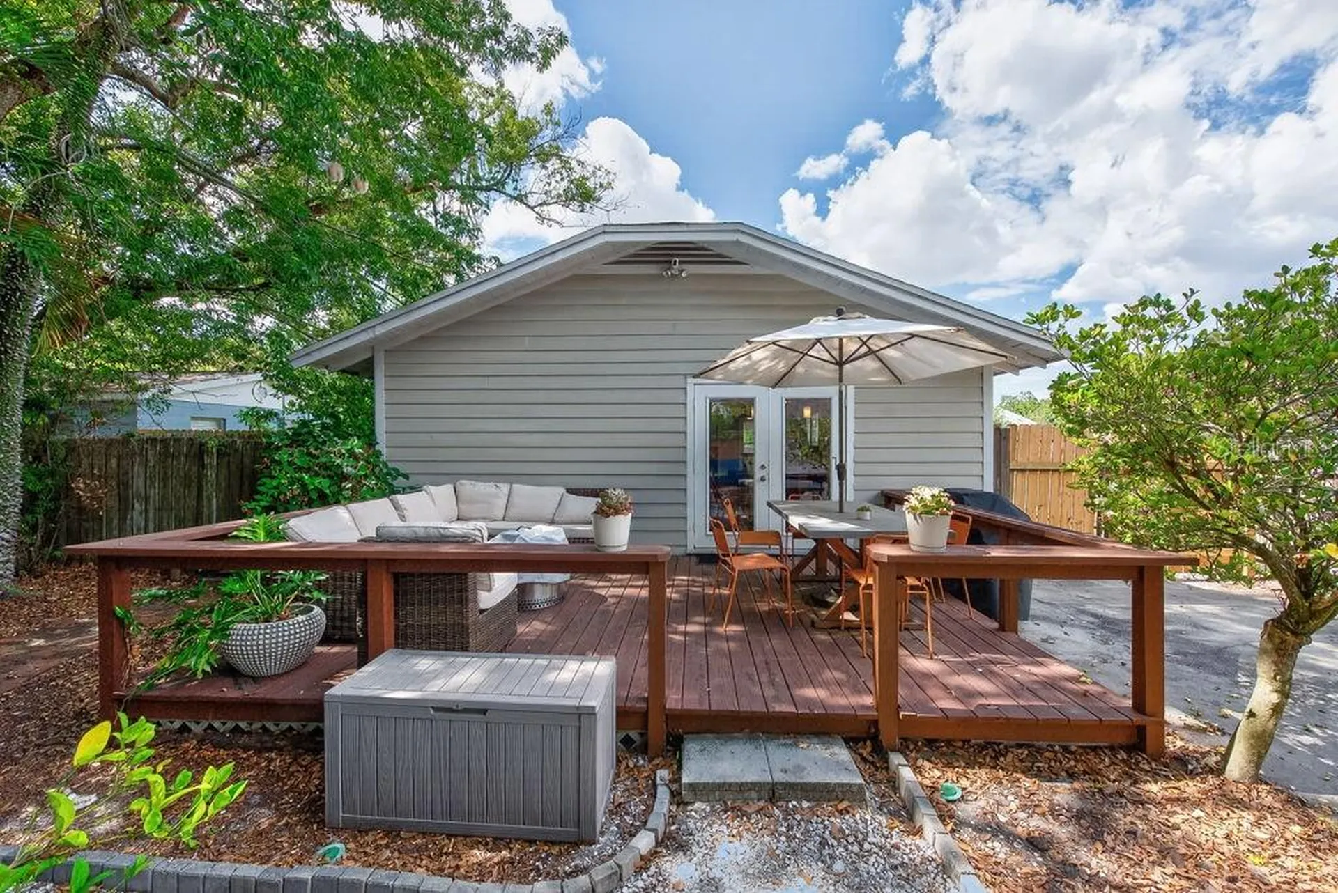 413 W North Bay Street Tampa FL 33603