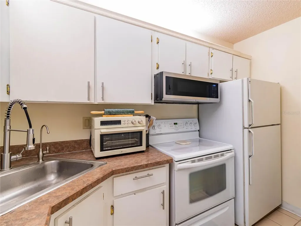 3232 Lake Pine Way E Tarpon Springs FL 34688
