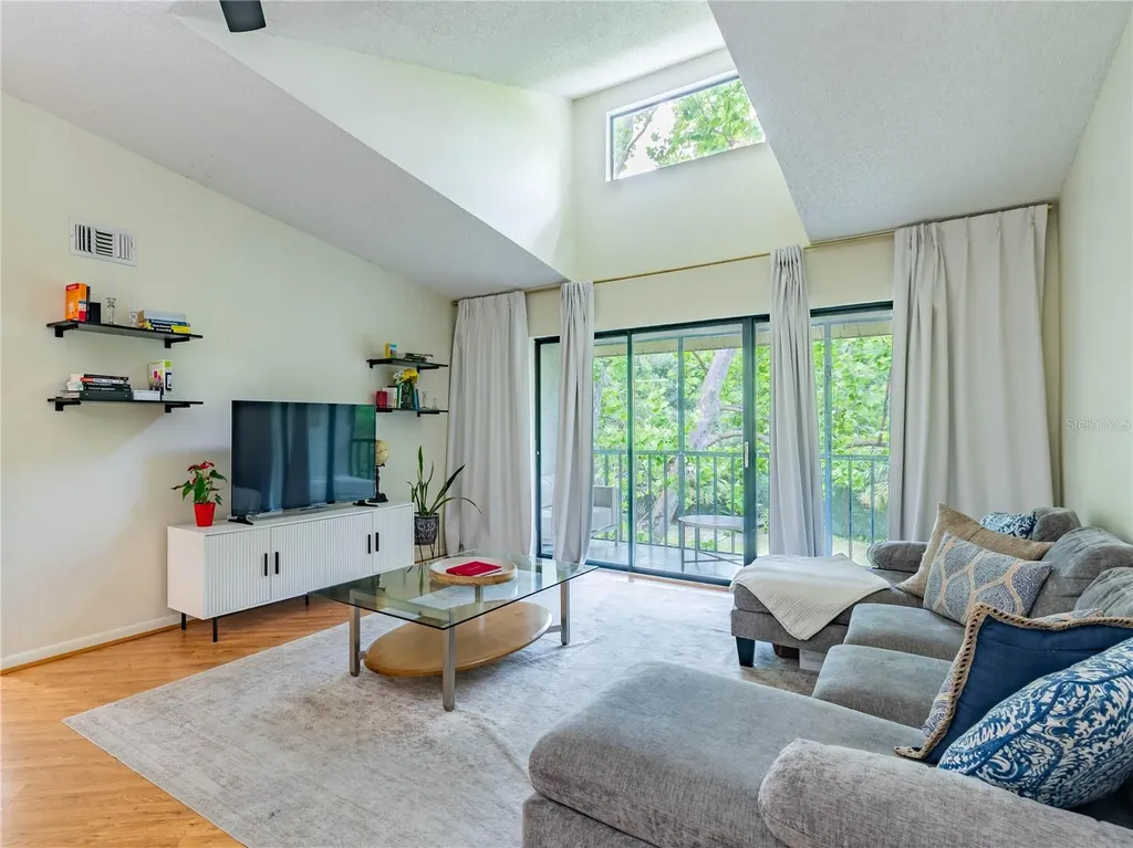 3232 Lake Pine Way E Tarpon Springs FL 34688