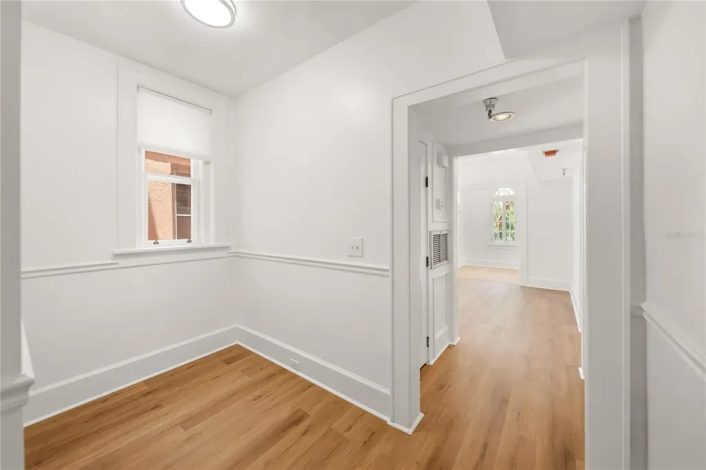 1221 N Palm Avenue Sarasota FL 34236
