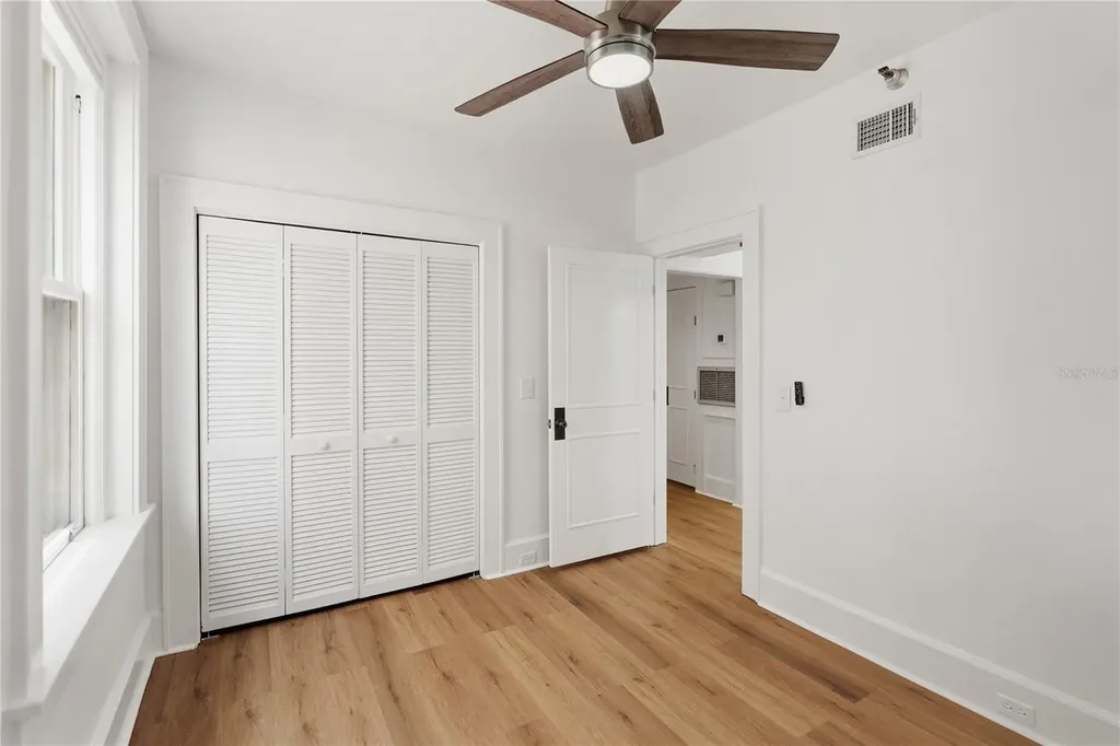 1221 N Palm Avenue Sarasota FL 34236