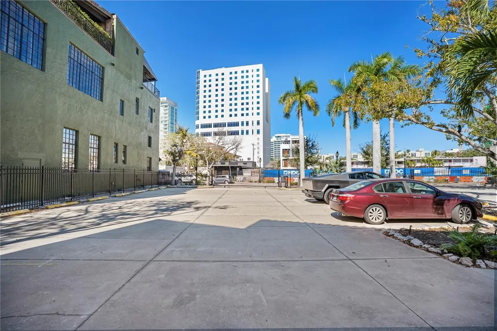1221 N Palm Avenue Sarasota FL 34236