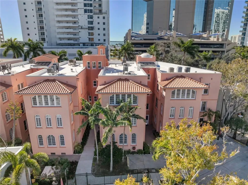 1221 N Palm Avenue Sarasota FL 34236