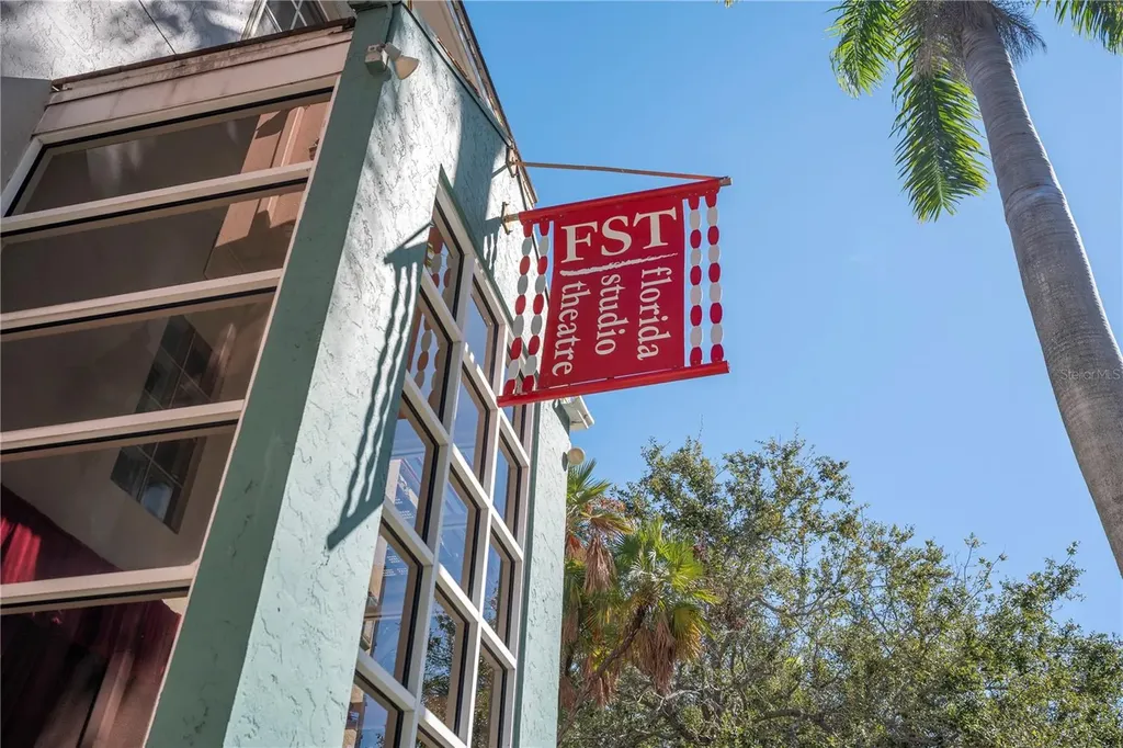 1221 N Palm Avenue Sarasota FL 34236