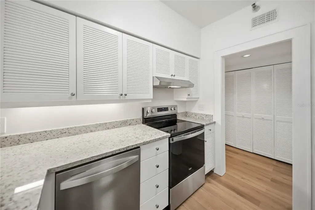 1221 N Palm Avenue Sarasota FL 34236