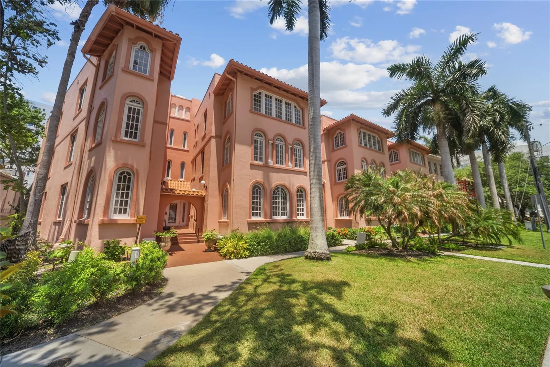 1221 N Palm Avenue Sarasota FL 34236