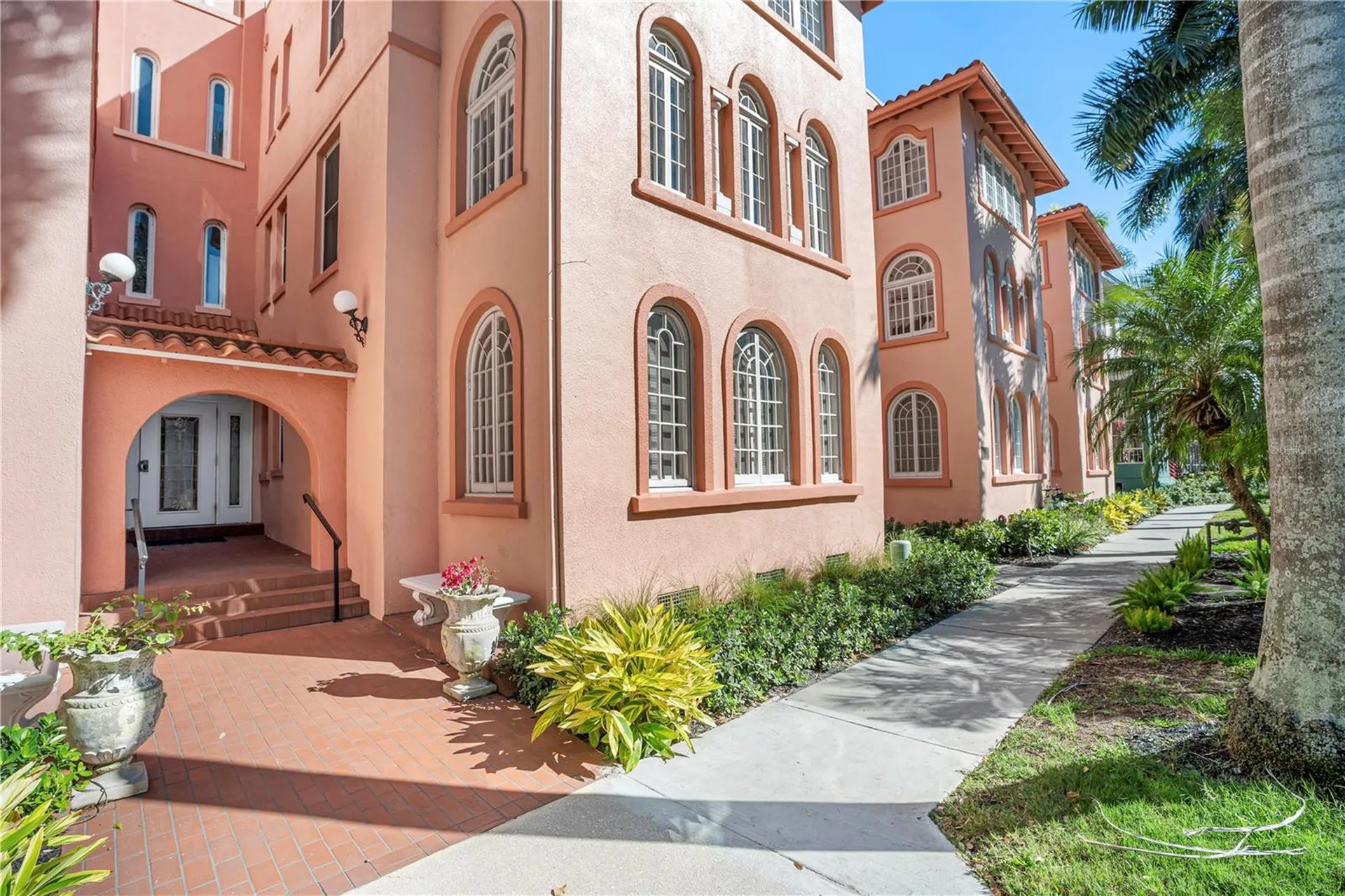 1221 N Palm Avenue Sarasota FL 34236