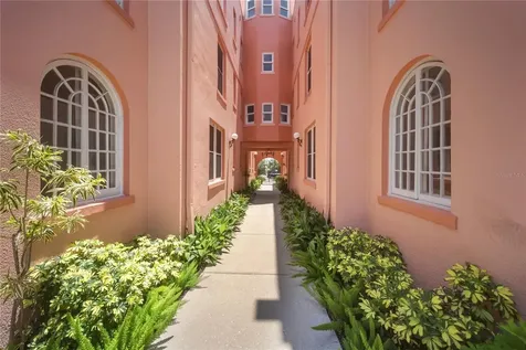 1221 N Palm Avenue Sarasota FL 34236