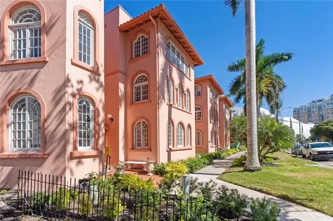 1221 N Palm Avenue Sarasota FL 34236