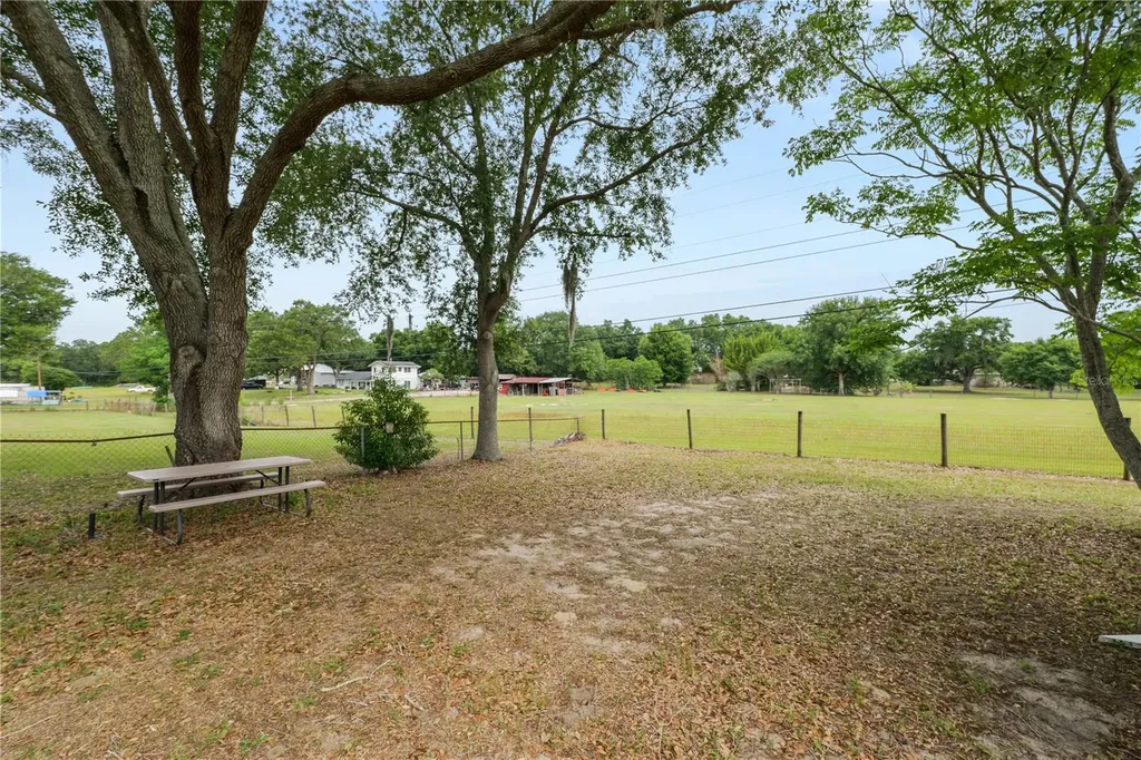 1052 Lamp Post Lane Lakeland FL 33809