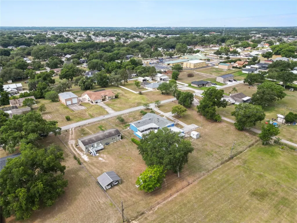 1052 Lamp Post Lane Lakeland FL 33809