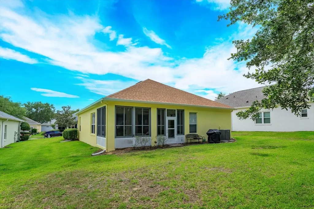 25206 Ormond Court Leesburg FL 34748