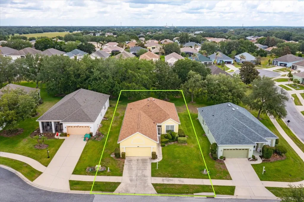 25206 Ormond Court Leesburg FL 34748