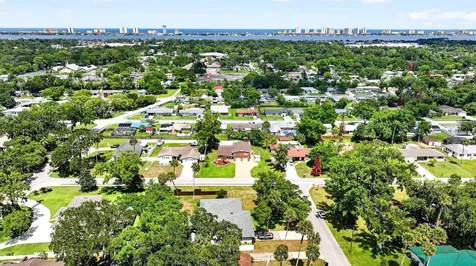 2134 Pope Avenue South Daytona FL 32119