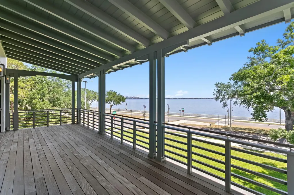 4613 Bayshore Boulevard Tampa FL 33611