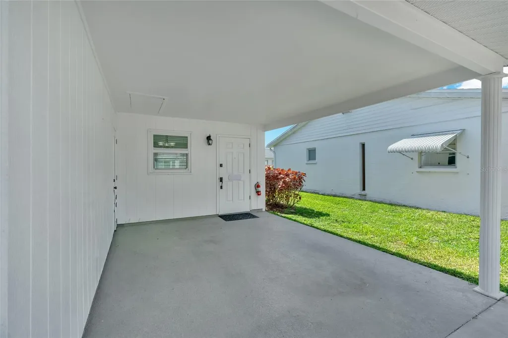 5996 Hibiscus Drive Bradenton FL 34207