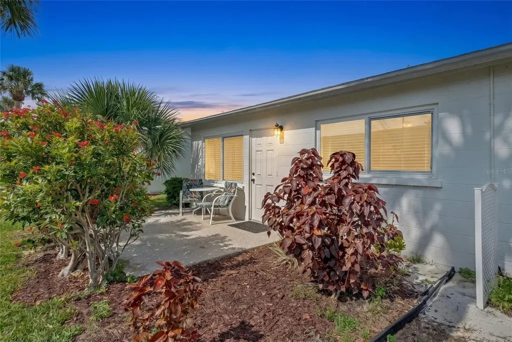 5996 Hibiscus Drive Bradenton FL 34207