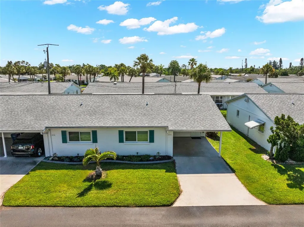 5996 Hibiscus Drive Bradenton FL 34207