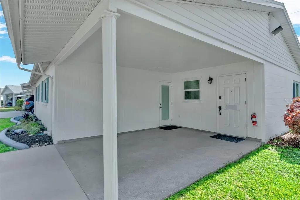 5996 Hibiscus Drive Bradenton FL 34207