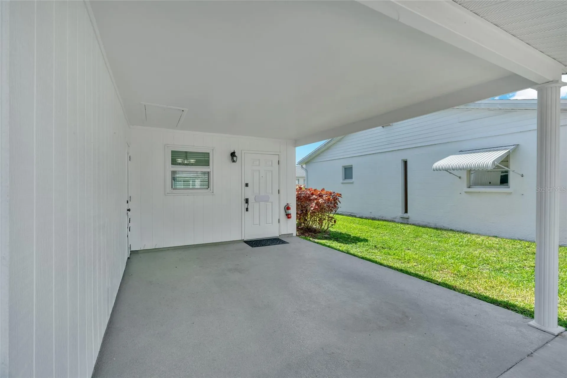 5996 Hibiscus Drive Bradenton FL 34207
