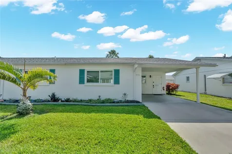 5996 Hibiscus Drive Bradenton FL 34207