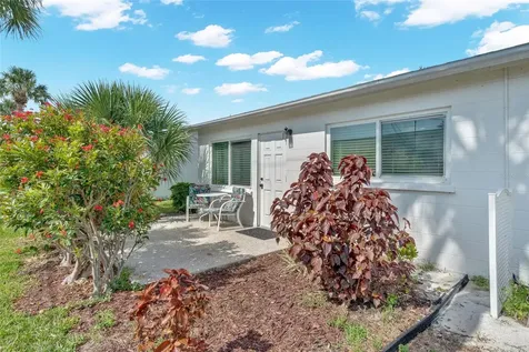 5996 Hibiscus Drive Bradenton FL 34207
