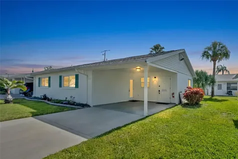 5996 Hibiscus Drive Bradenton FL 34207