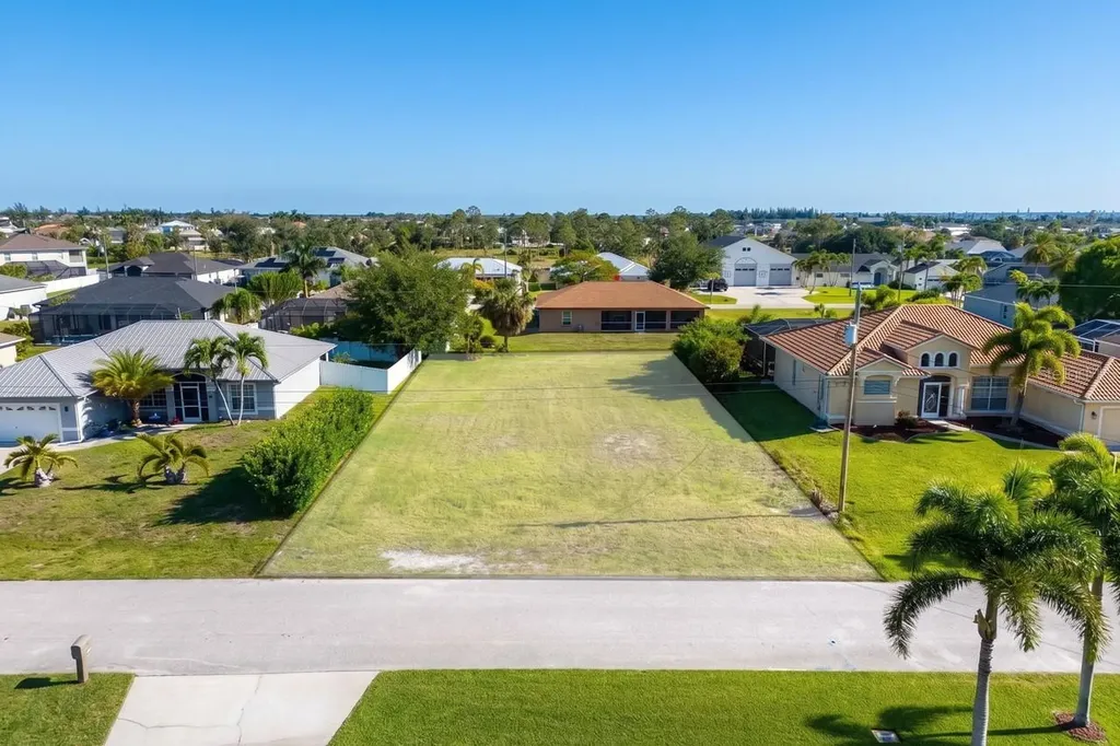 2535 SW 30th Street Cape Coral FL 33914