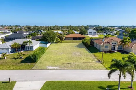 2535 SW 30th Street Cape Coral FL 33914