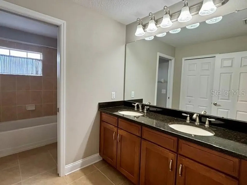 20127 Oakflower Avenue Tampa FL 33647