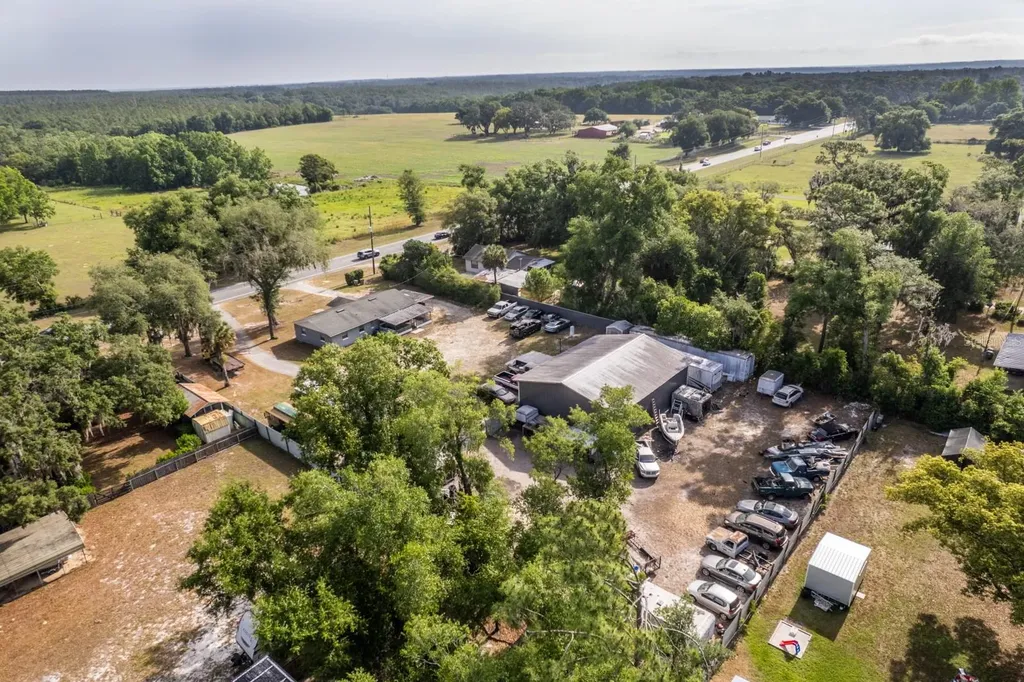 20024 State Road 44 Eustis FL 32736