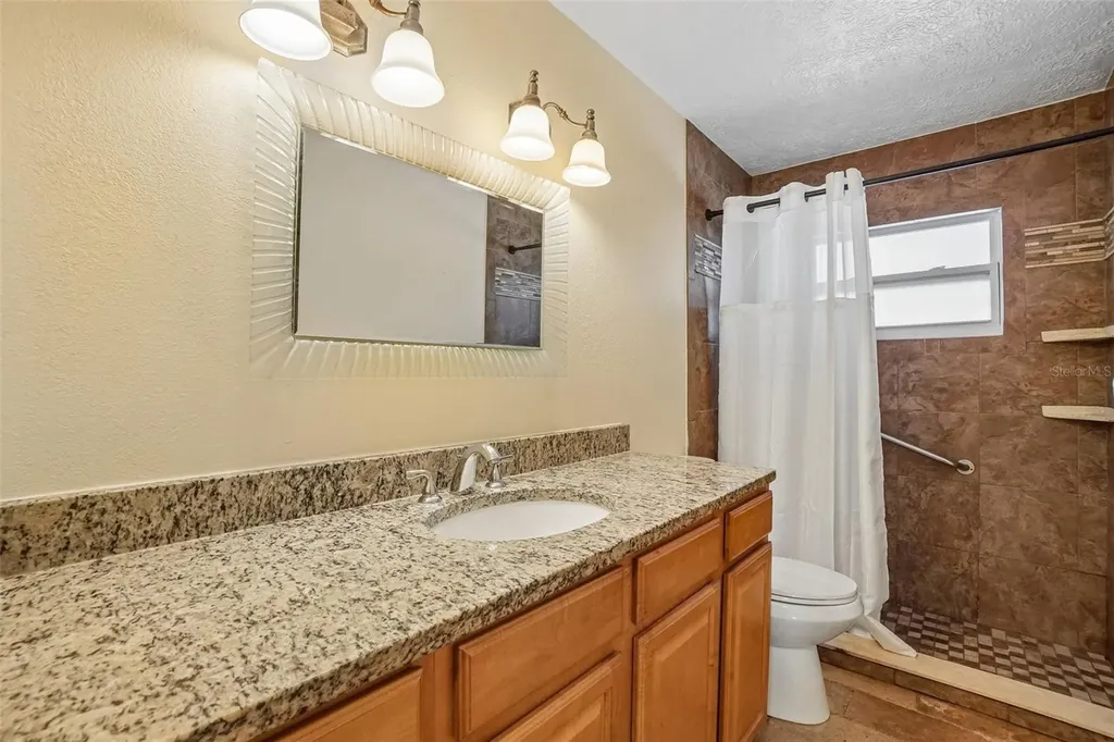2220 Whitney Place Valrico FL 33594