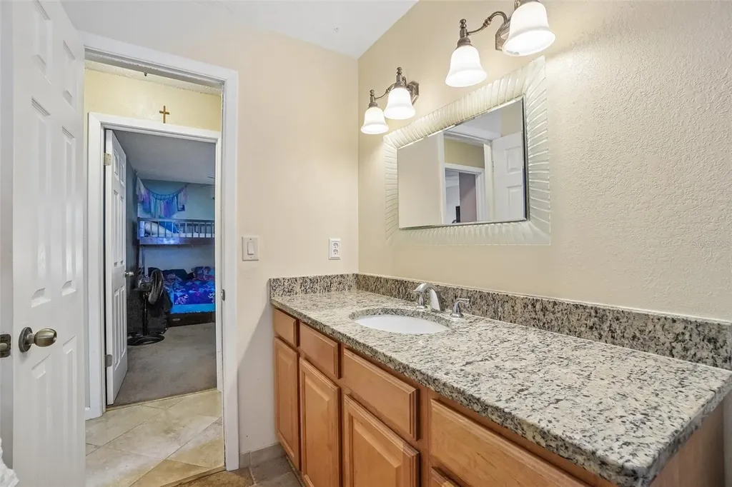 2220 Whitney Place Valrico FL 33594