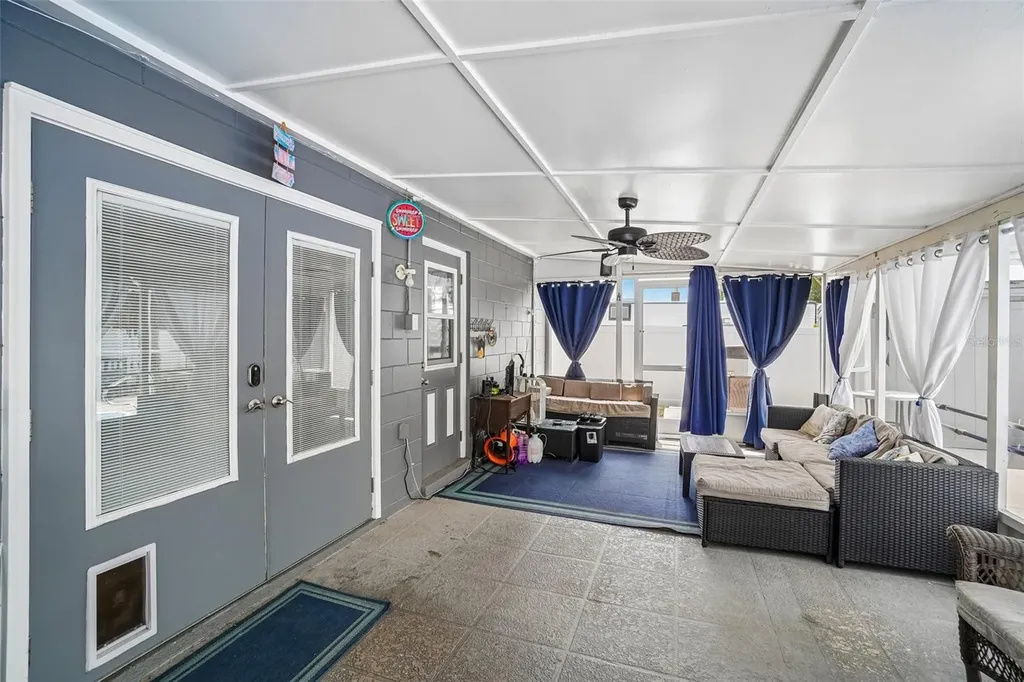 2220 Whitney Place Valrico FL 33594
