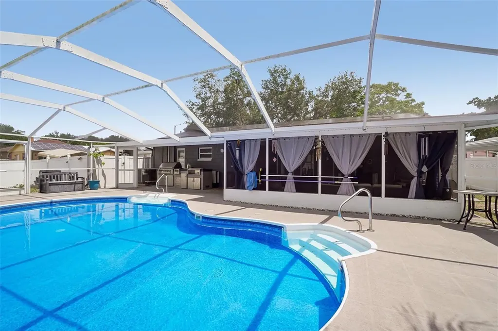 2220 Whitney Place Valrico FL 33594