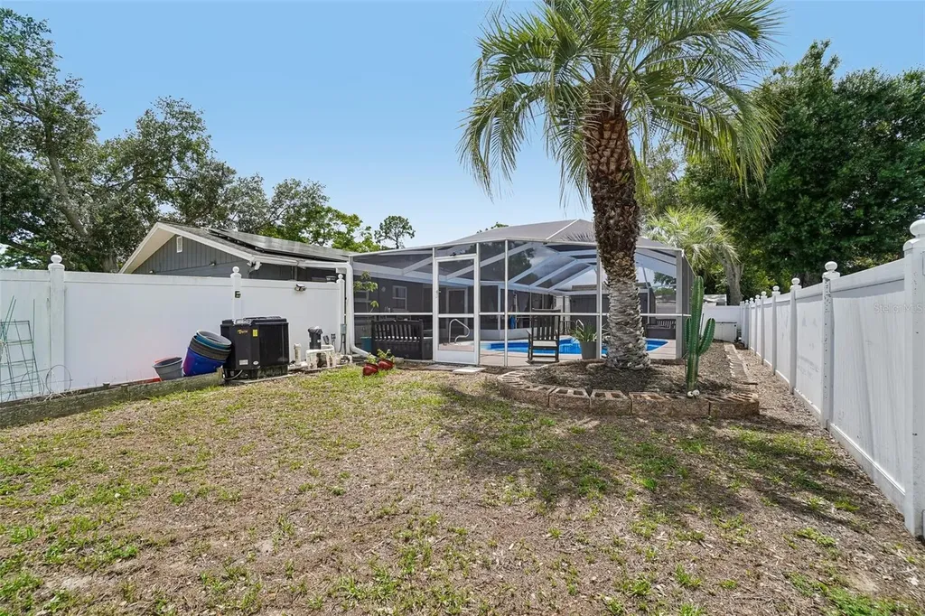 2220 Whitney Place Valrico FL 33594