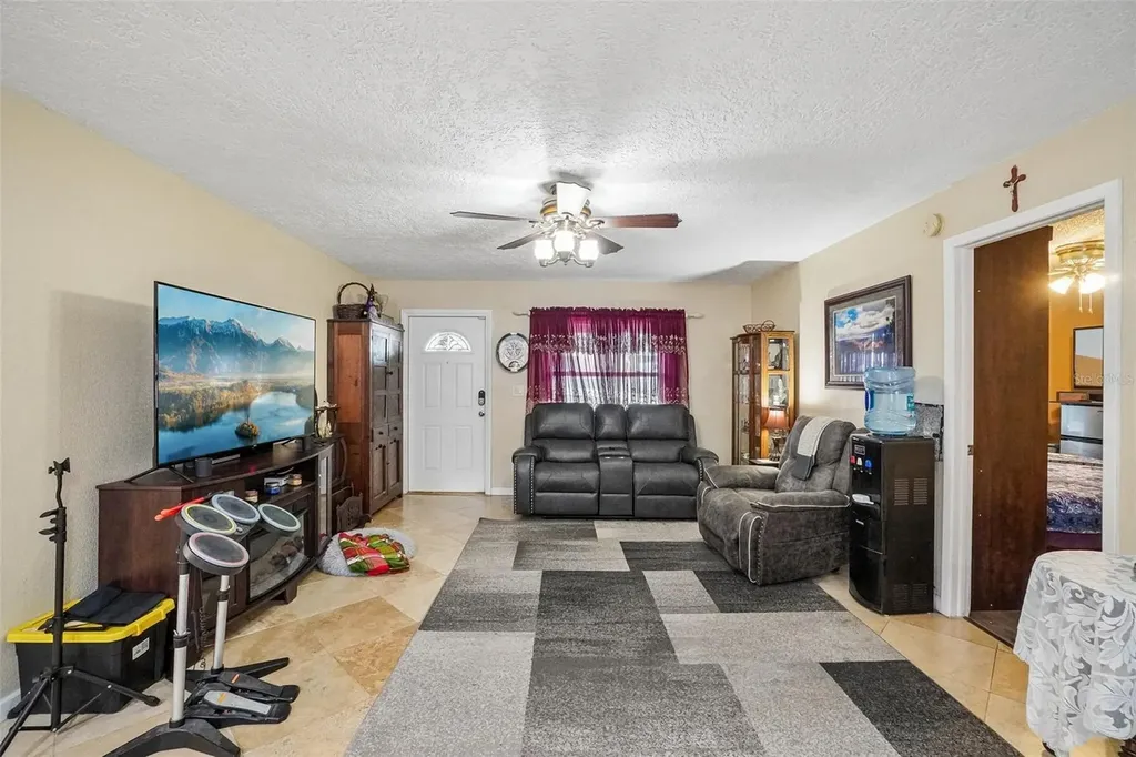2220 Whitney Place Valrico FL 33594