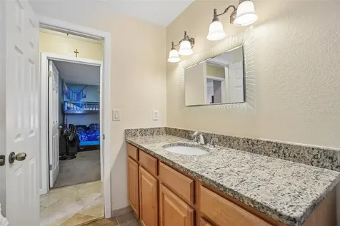 2220 Whitney Place Valrico FL 33594