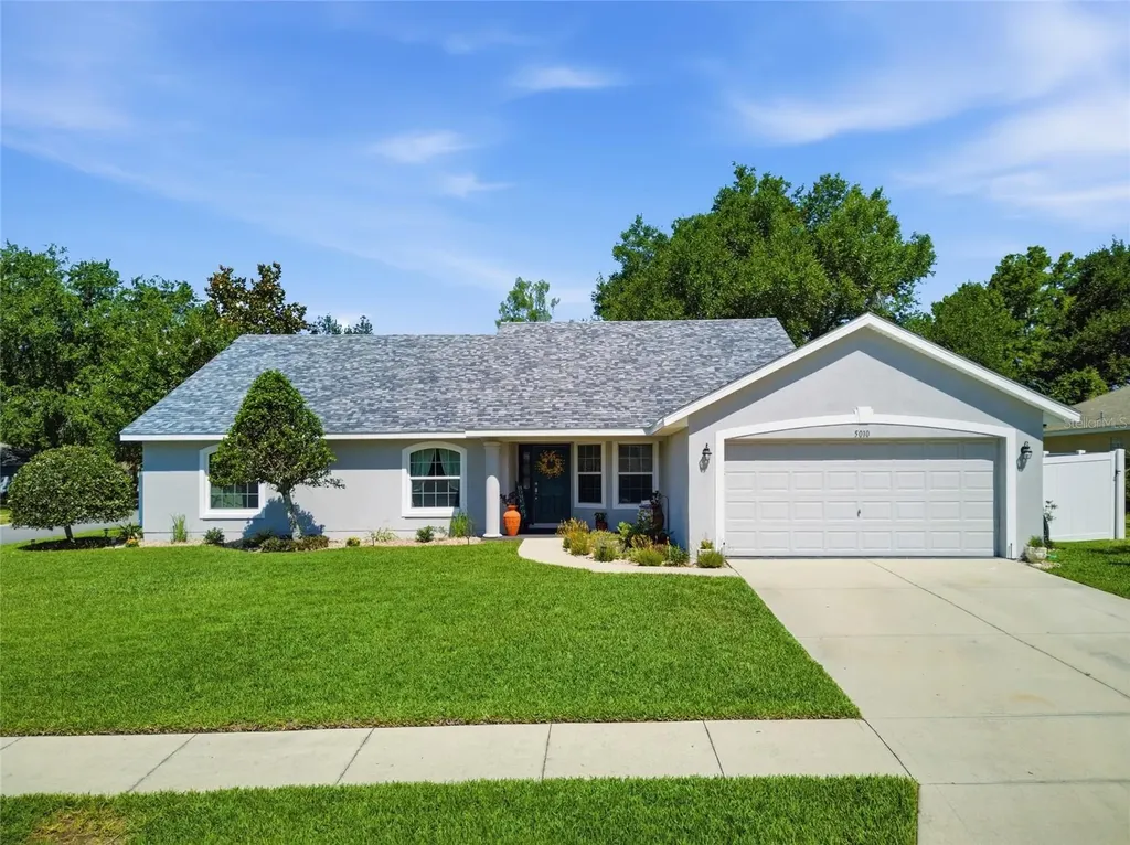 5010 Treasure Cay Road Tavares FL 32778