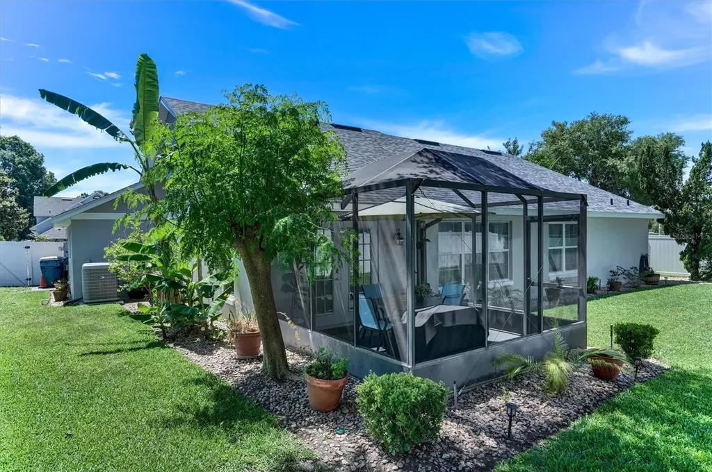 5010 Treasure Cay Road Tavares FL 32778
