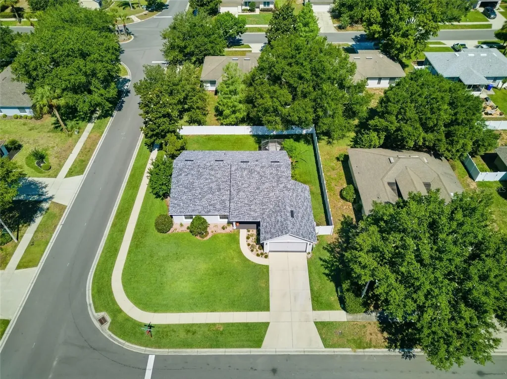 5010 Treasure Cay Road Tavares FL 32778