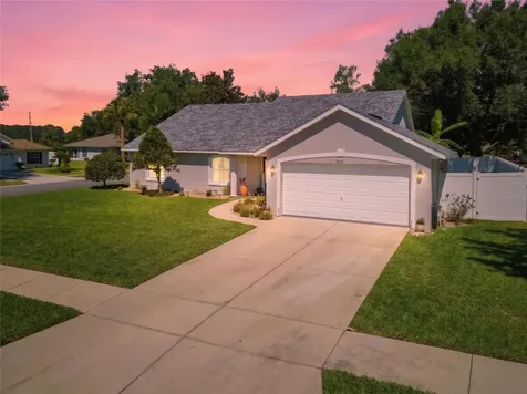 5010 Treasure Cay Road Tavares FL 32778