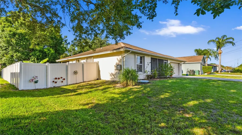 2001 SW Fears Avenue Port St Lucie FL 34953