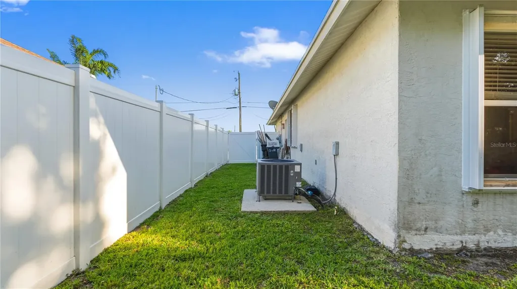 2001 SW Fears Avenue Port St Lucie FL 34953
