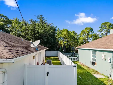 2001 SW Fears Avenue Port St Lucie FL 34953