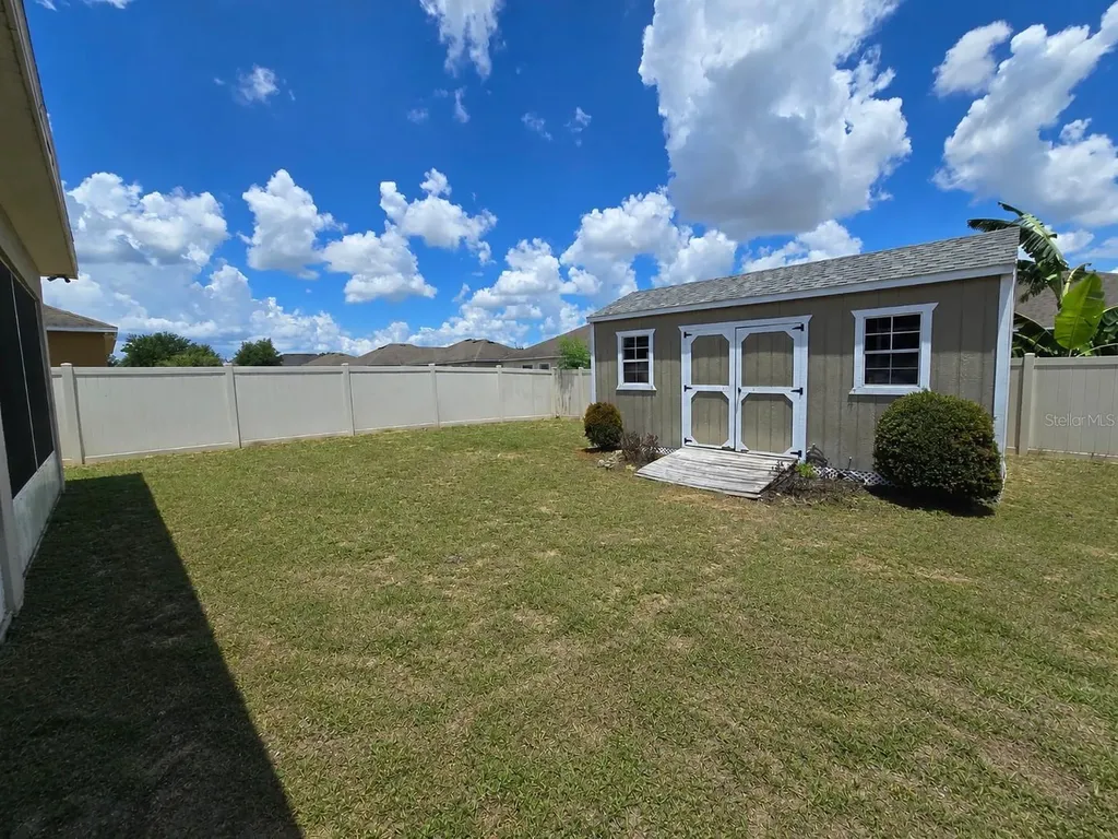 3300 Lynrock Avenue Dundee FL 33838