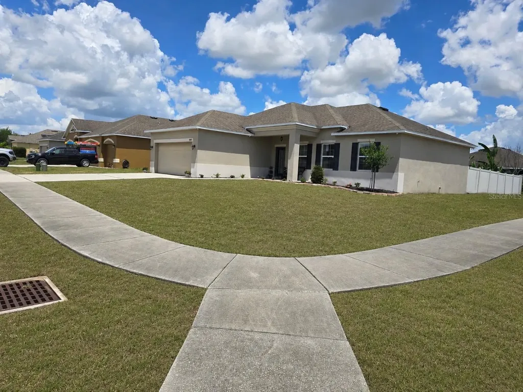 3300 Lynrock Avenue Dundee FL 33838
