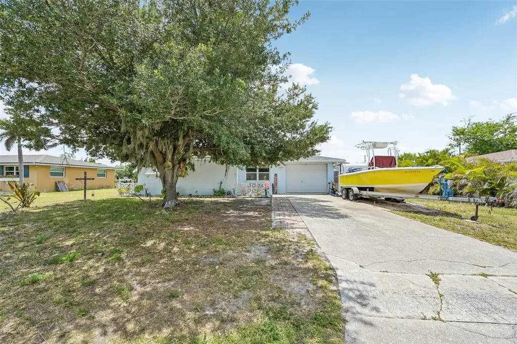3275 Elkcam Boulevard Port Charlotte FL 33952