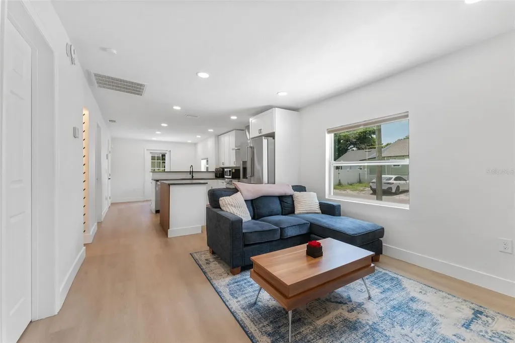 501 E Cluster Avenue Tampa FL 33604