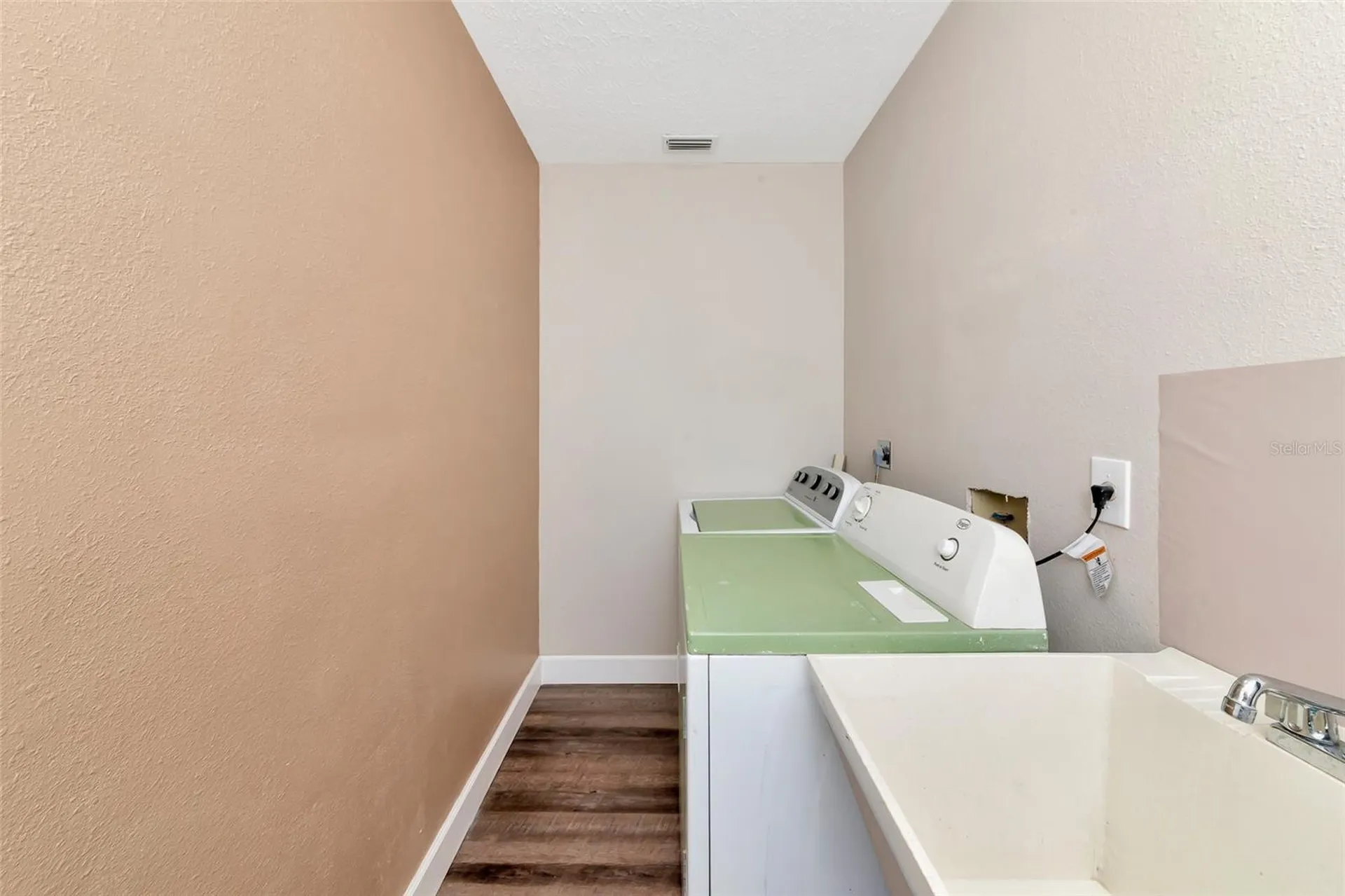 6104 26th Avenue E Bradenton FL 34208